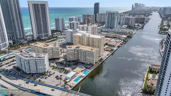 Hallandale Beach, FL 33009,1817 S Ocean Dr  #215