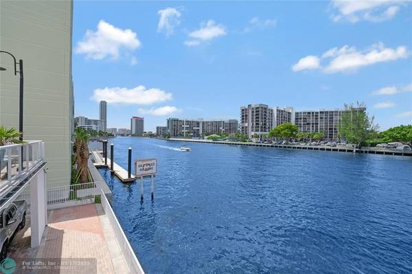 Hollywood, FL 33019,3000 S Ocean Drive  #510