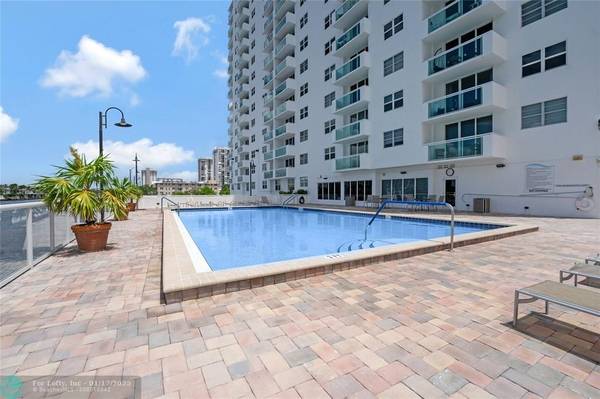 Hollywood, FL 33019,3000 S Ocean Drive  #510