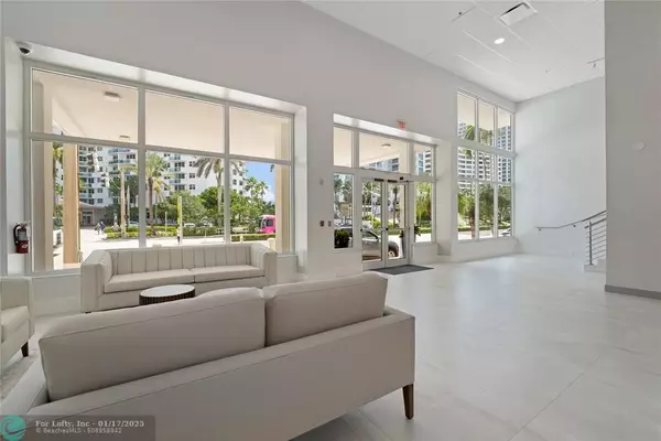 Hollywood, FL 33019,3000 S Ocean Drive  #510