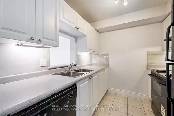 Toronto E04, ON M1L 4W4,684 Warden AVE #305