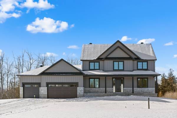 302 McEwen's Mil DR, Lanark, ON K7C 0C4