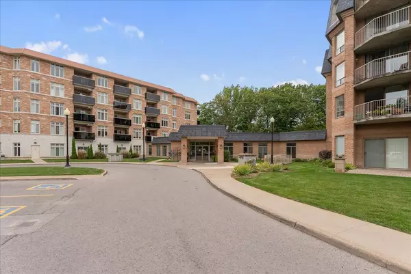 Niagara Falls, ON L2H 2Y7,8111 Forest Glen DR #225