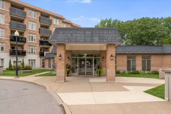 Niagara Falls, ON L2H 2Y7,8111 Forest Glen DR #225