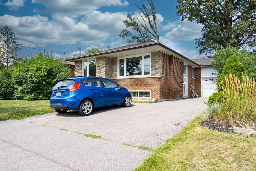 73 Robinglade DR #Bsmt, Toronto W08, ON M9B 2R2