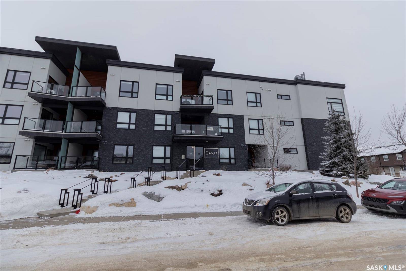 Saskatoon, SK S7W 0P9,225 Maningas BEND #313