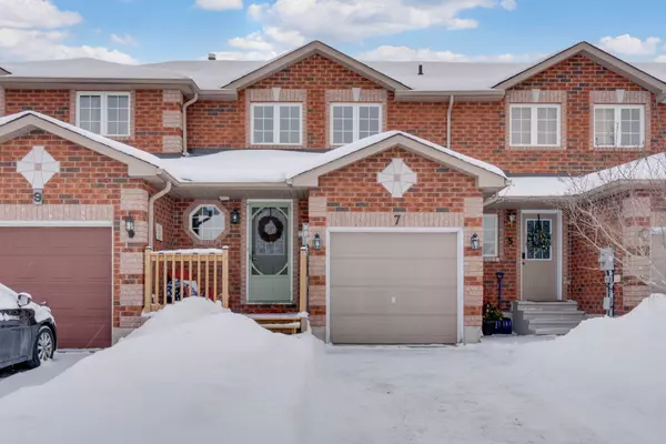 7 Coronation Pkwy, Barrie, ON L4M 7J9