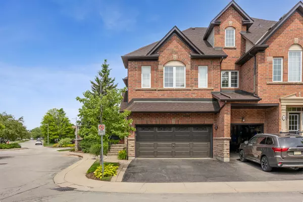 Halton, ON L6H 7J2,300 Ravineview WAY #44