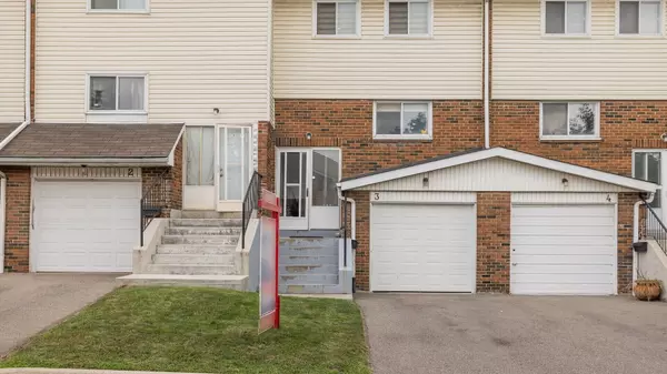 Brampton, ON L6T 3Z3,3 Sandringham CT