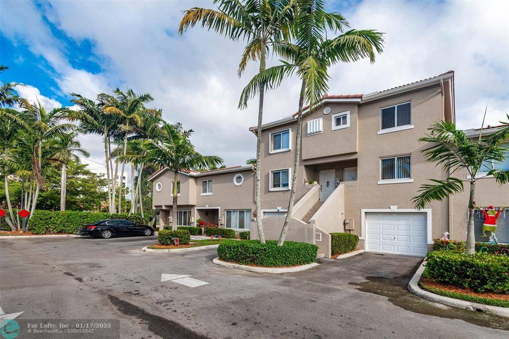 Weston, FL 33326,126 RIVIERA CIR  #126