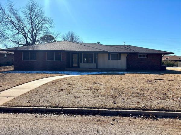 806 E Cedar Avenue, Weatherford, OK 73096