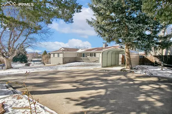 Colorado Springs, CO 80917,3870 Bunk House DR