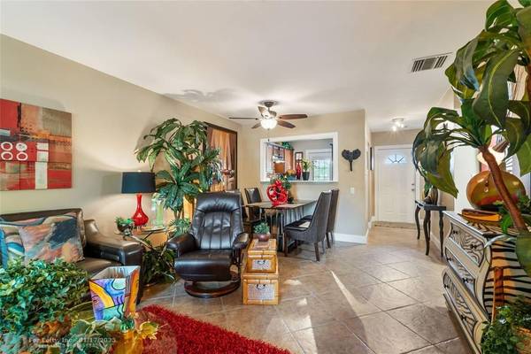 Lauderdale Lakes, FL 33313,5151 W Oakland Park Blvd  #204