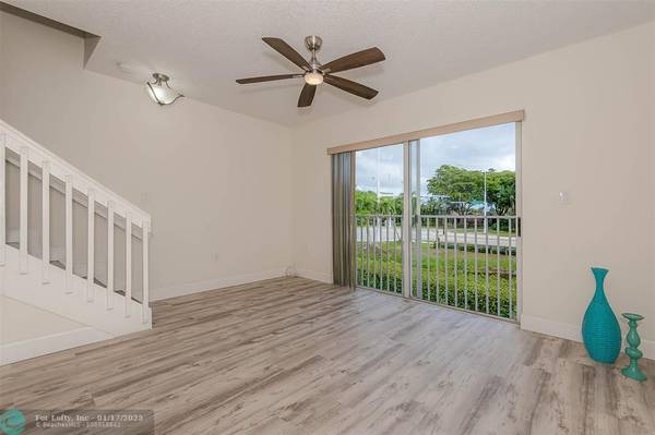 Weston, FL 33326,126 RIVIERA CIR  #126