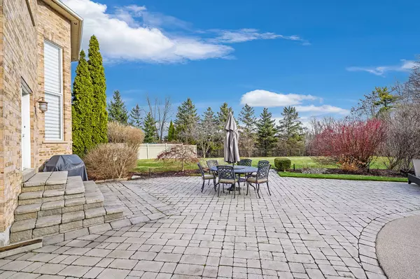 Oakville, ON L6M 4R6,2476 Hemmford DR