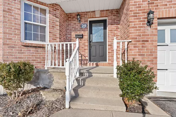 Kingston, ON K7K 6N3,29 Richdale CT