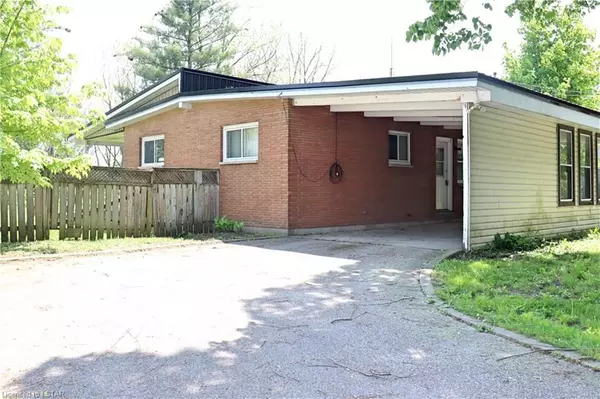 Aylmer, ON N5H 1W6,53 VICTORIA ST N