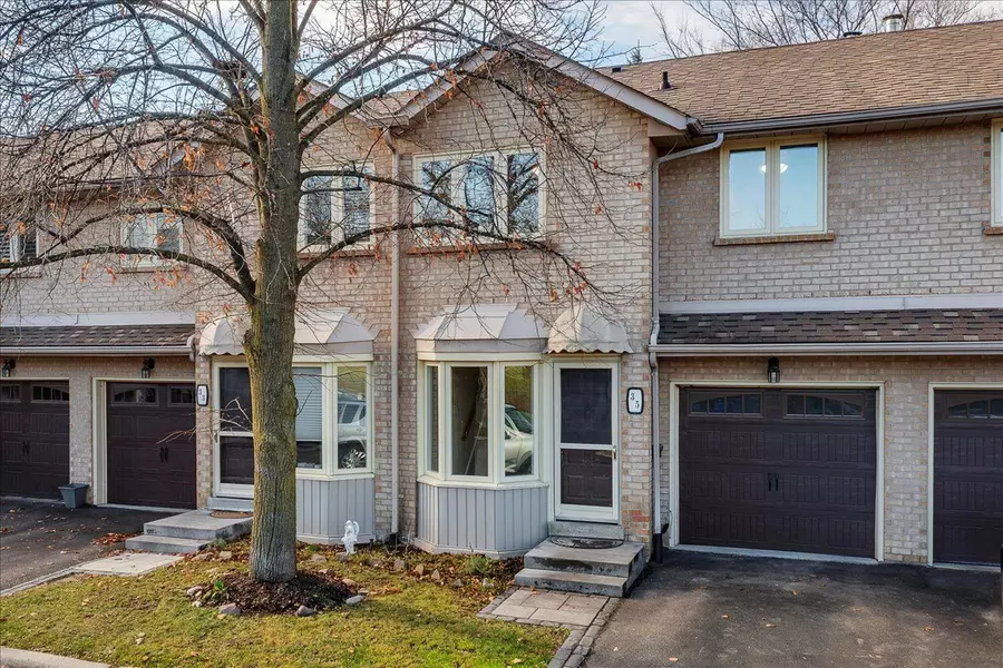 35 Anderson PL #35, Aurora, ON L4G 6G4