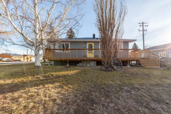 2022 6 AVE, Fort Macleod, AB T0L0Z0