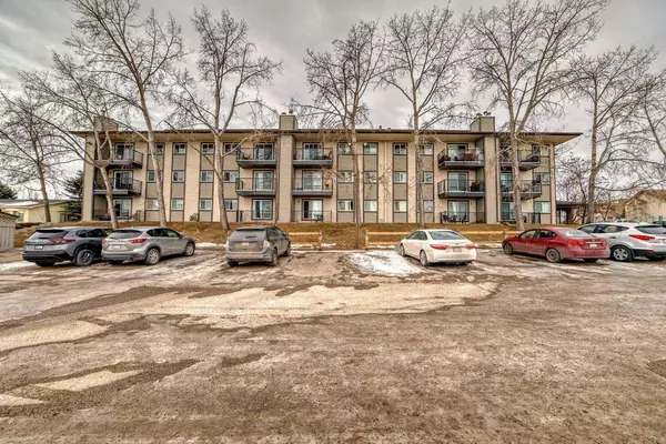 Calgary, AB T3H 2P3,385 patterson HL SW #4105