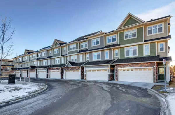 417 Wentworth ROW Southwest, Calgary, AB T3H1W7