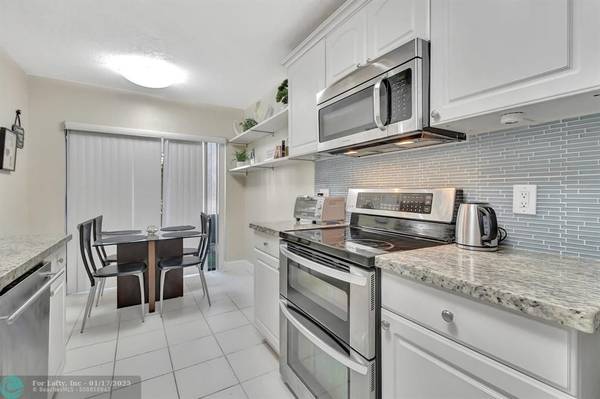 Boca Raton, FL 33433,21810 Cypress Cir  #26C