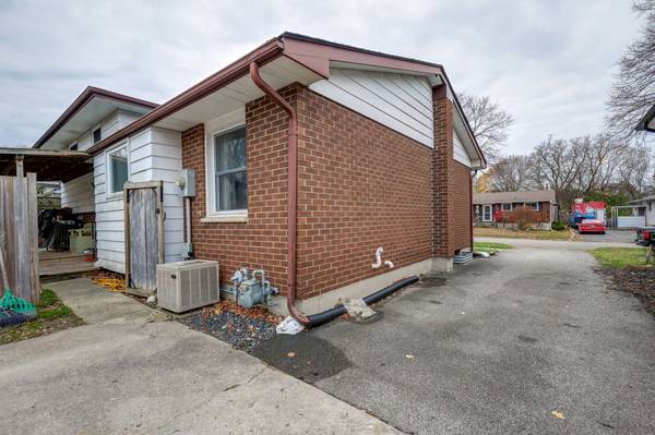 London, ON N5Y 4A6,84 Amy CRES