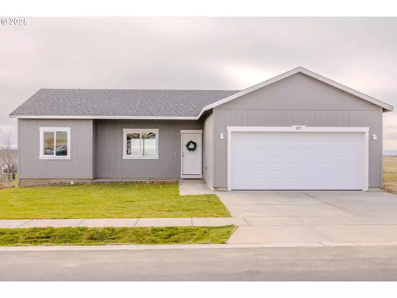 225 ROSALYNN DR, Stanfield, OR 97875