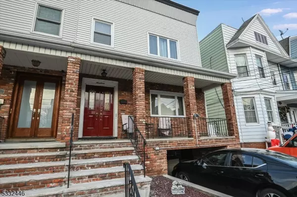 19 W 44th St, Bayonne City, NJ 07002