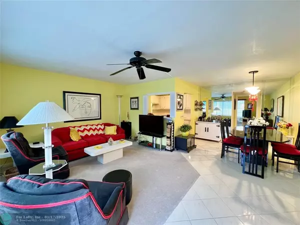 Deerfield Beach, FL 33442,112 Oakridge I  #112