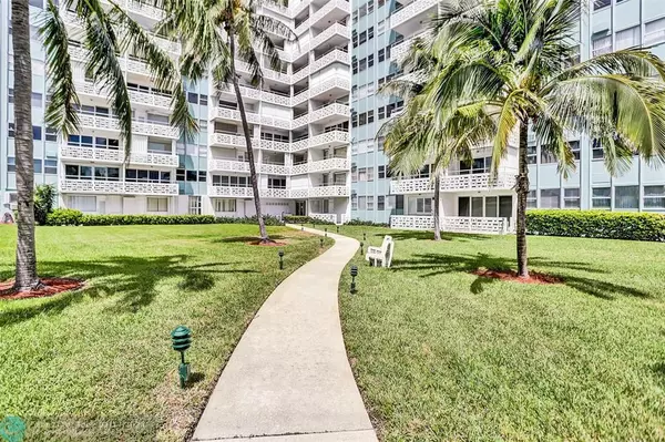 Fort Lauderdale, FL 33316,1900 S Ocean Dr  #301