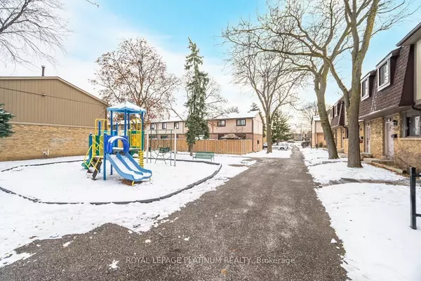 Brampton, ON L6V 3C9,105 Hansen RD N #54