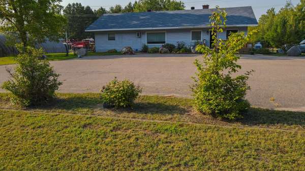 Renfrew, ON K0J 2A0,16358 Highway 60 N/A