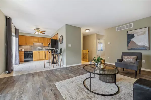 Niagara, ON L3M 5S4,24 Kenyon CRES #45