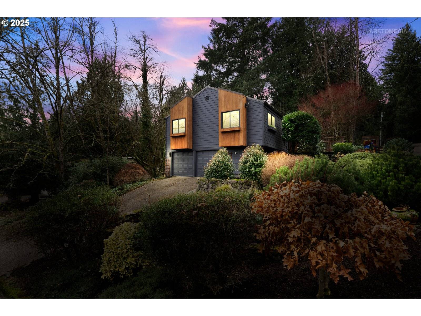 Lake Oswego, OR 97034,800 WOODWAY CT