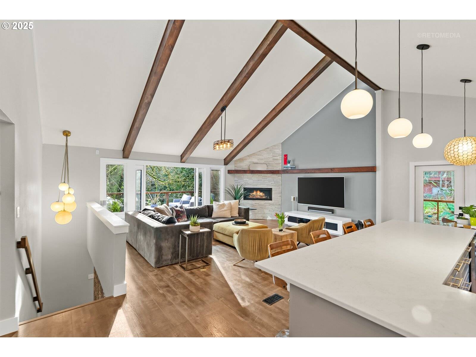 Lake Oswego, OR 97034,800 WOODWAY CT