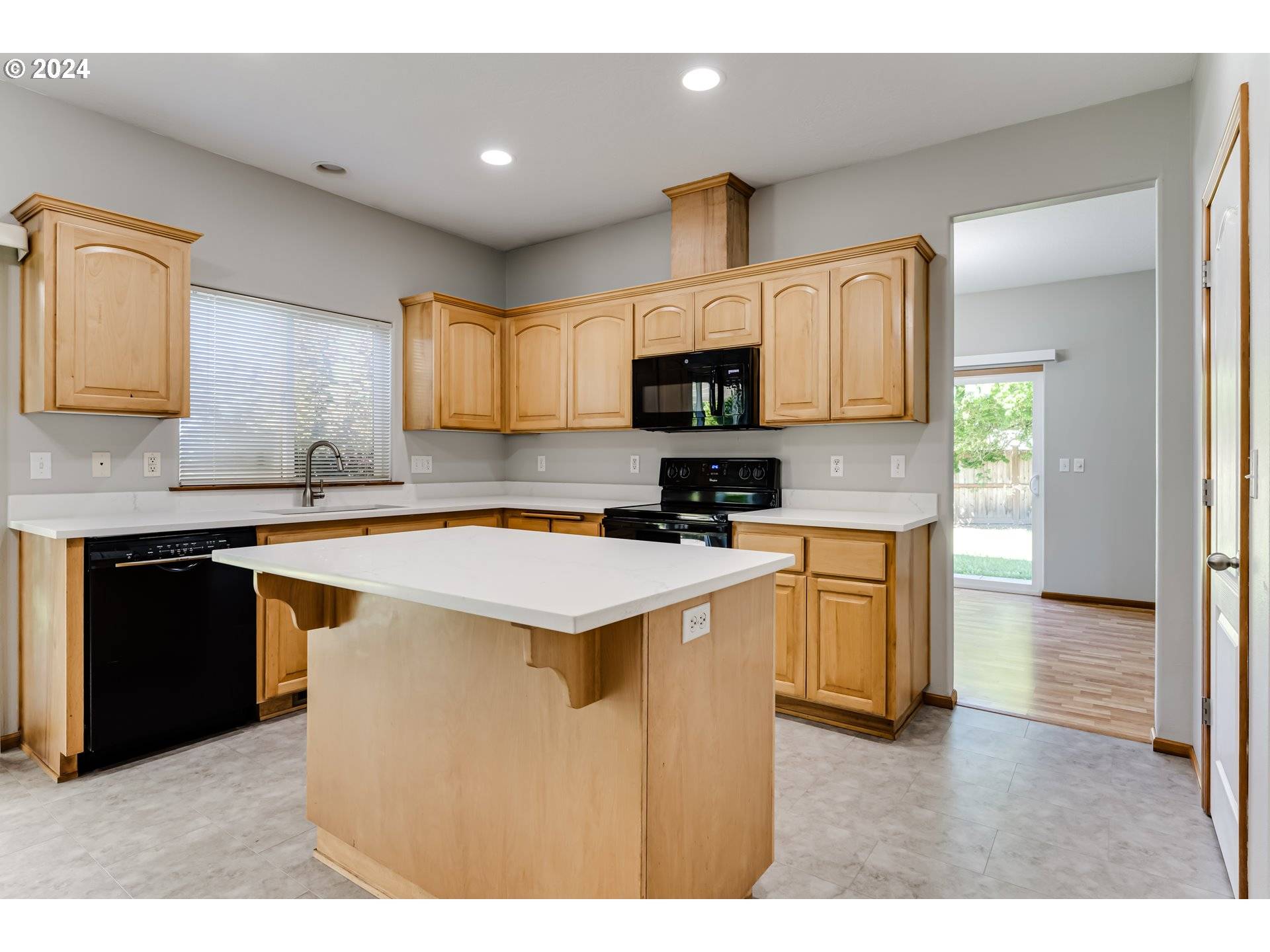 Eugene, OR 97408,3424 RIVER POINTE DR