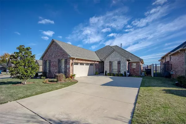 17812 Griffin Gate Drive, Edmond, OK 73012