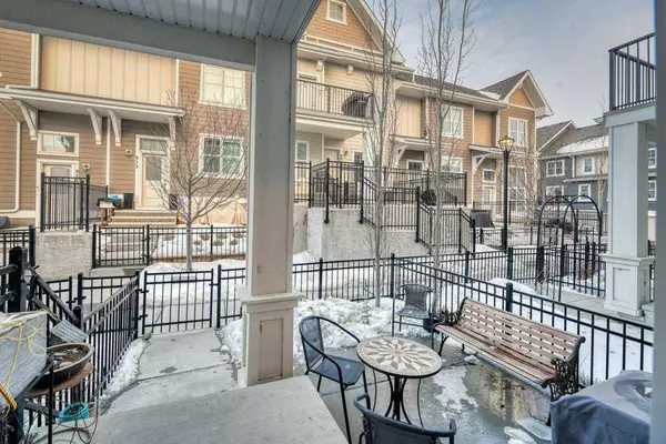 Calgary, AB T3M 2V5,913 Cranbrook WALK Southeast