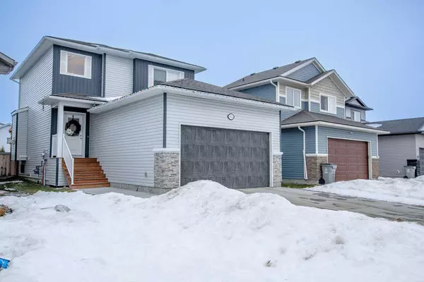 8814 85A AVE, Grande Prairie, AB T8X 0R4