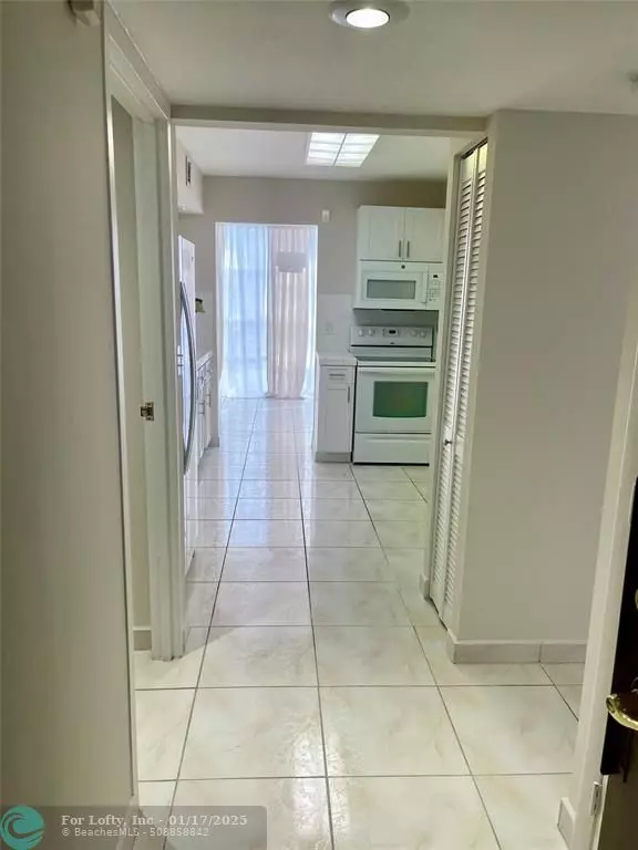 Hallandale Beach, FL 33009,601 Three Islands Blvd  #207