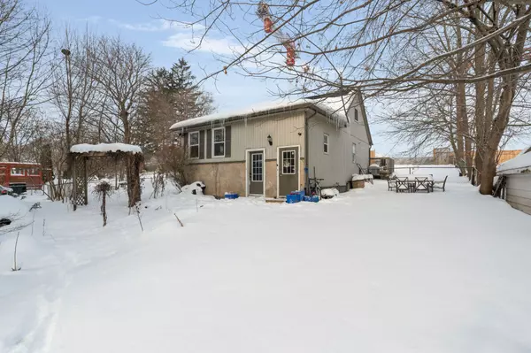 Barrie, ON L4N 1M7,32 Grove ST W #1, 2, 3