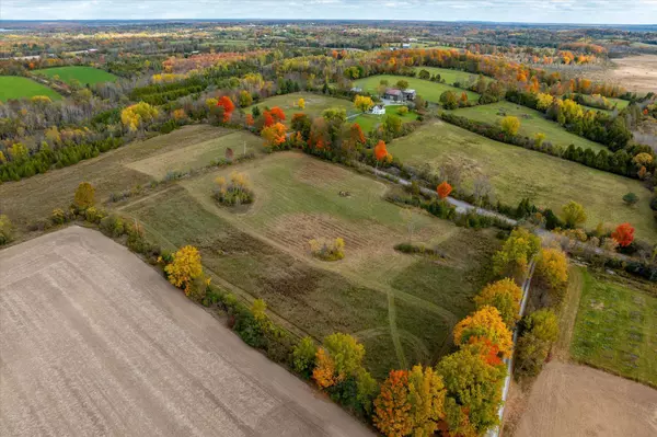 Smith-ennismore-lakefield, ON K0L 2H0,0 Centre Line N/A