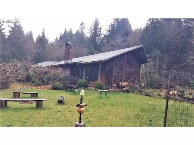 57235 HARLOCKER HILL RD, Coquille, OR 97423