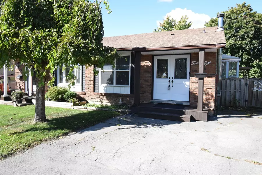 21 FAIRLAWN CRES, Welland, ON L3C 5Z2