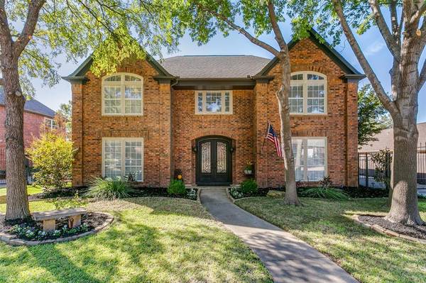 8505 Castle Creek Road, North Richland Hills, TX 76182