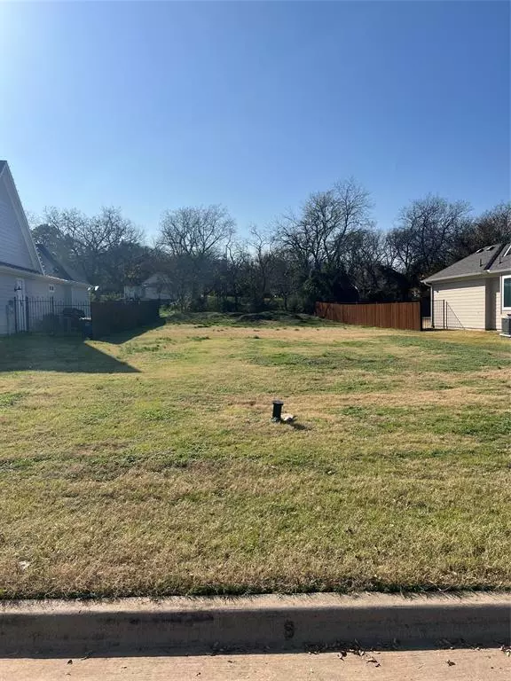 208 Village Way, Argyle, TX 76226