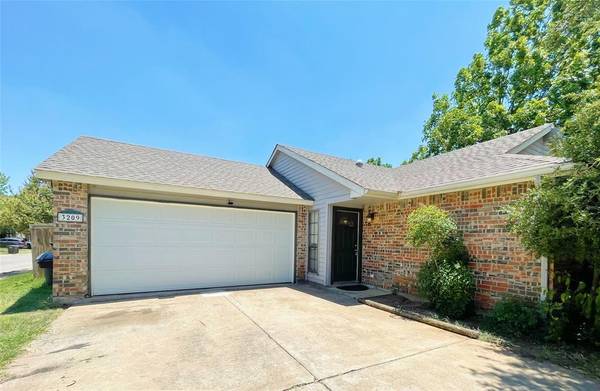 3209 Forest Creek Drive, Fort Worth, TX 76123