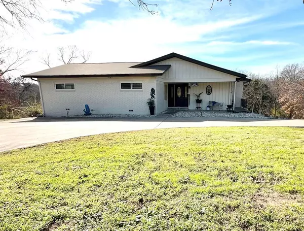 110 Vanshire Road W, Lakeside, TX 76108