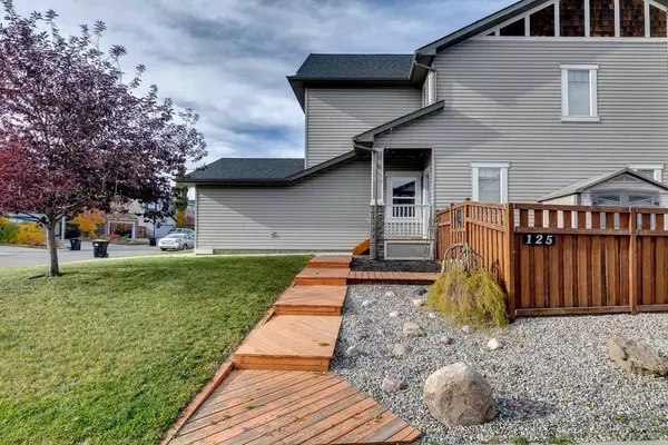 Calgary, AB T2Z 0P4,125 Copperstone Close SE